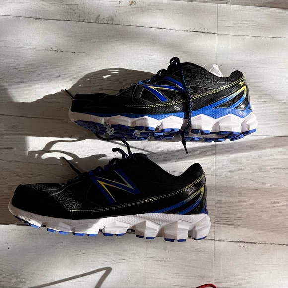 New Balance 750v3 M750 Men\'s Size 9 4E Extra Wide Running Shoes Black/Blue NIB main image 15